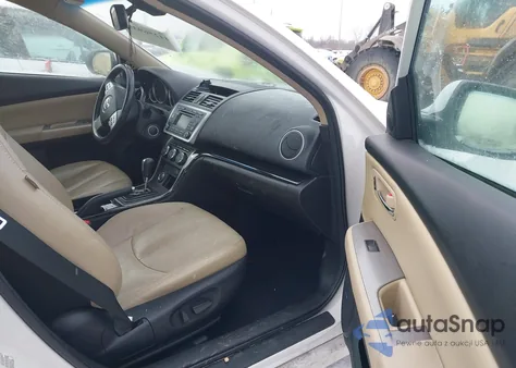 2010 Mazda 6 I z USA, uszkodzony, nr VIN 1YVHZ8CH0A5M55163